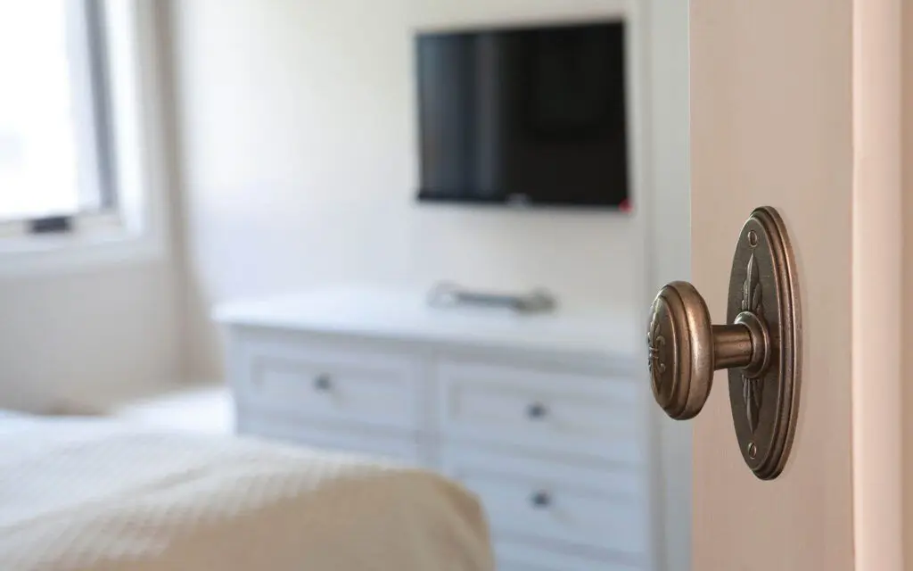 E30806_K30184_RMH_Bronze_Interior_Door_Set