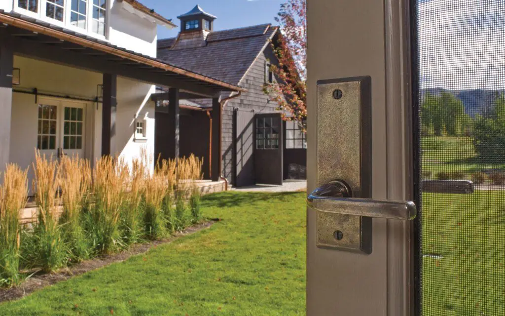 E405_L117_RMH_Bronze_Screen_Door_Set