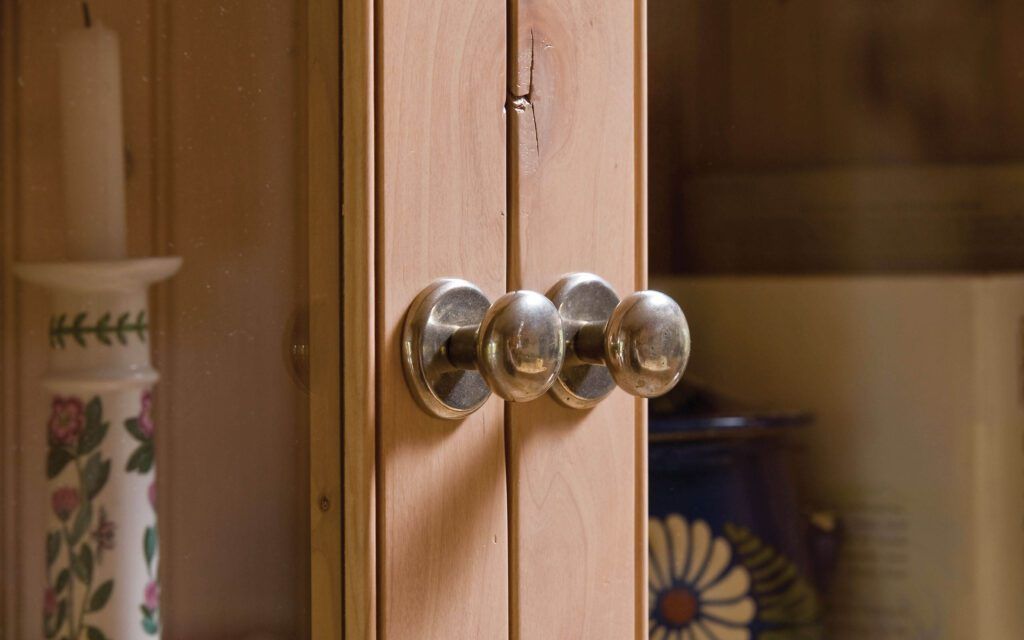 CK306_CKR10_RMH_Bronze_Cabinet_Hardware