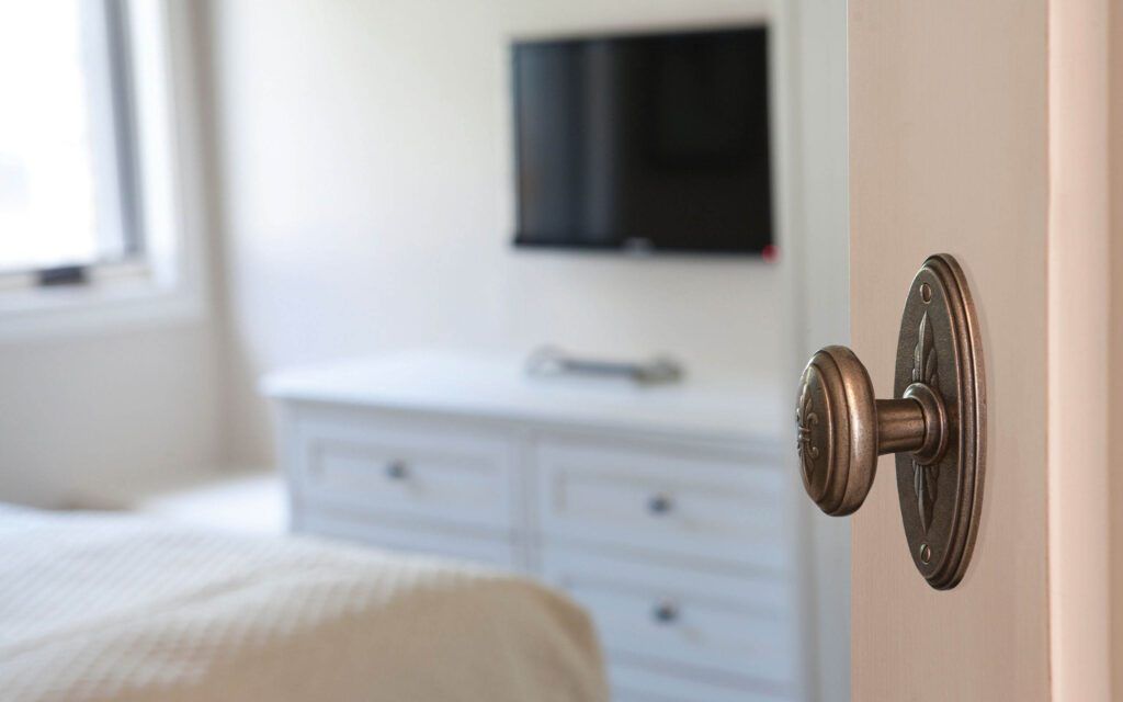 E30806_K30184_RMH_Bronze_Interior_Door_Set