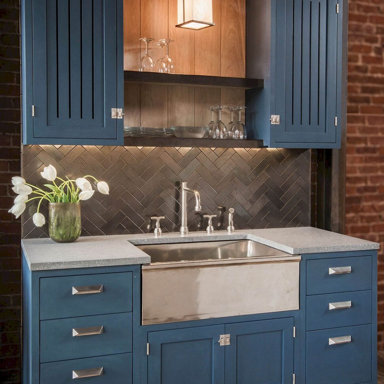 Undermount vs Farmhouse Sink Which One to Go For? RMH Blog