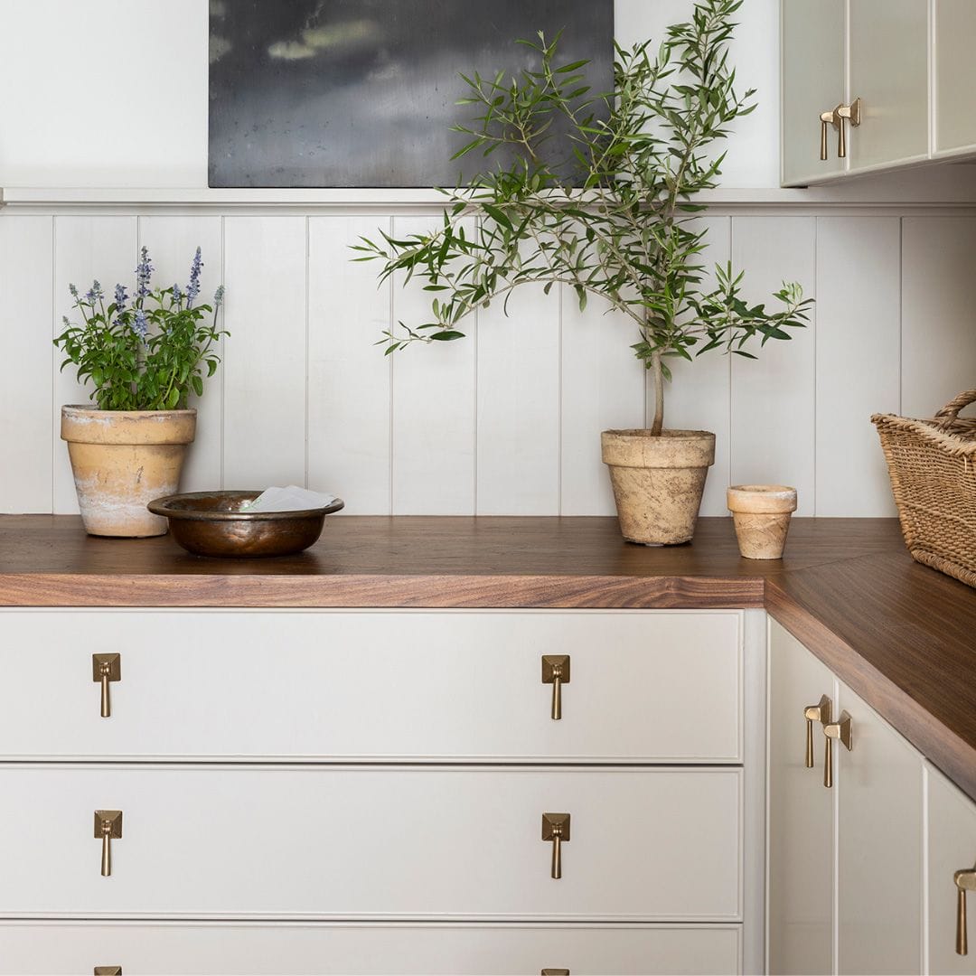 Hardware Left MarieFlanigan RMH Cabinetry копия