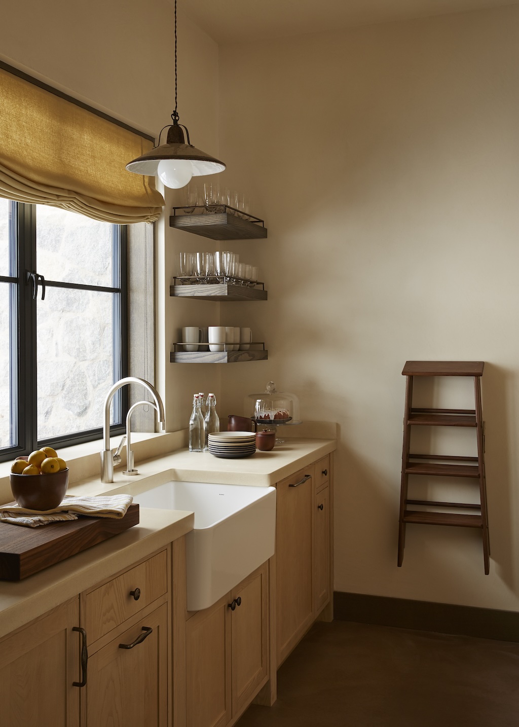 Pros and Cons of Having Freestanding Cabinets 4 CK254 CK372 BD