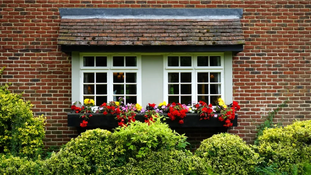 Cottage Style Windows: Design Ideas, Popular Styles, and the Hardware That Completes Them 4 image1 1