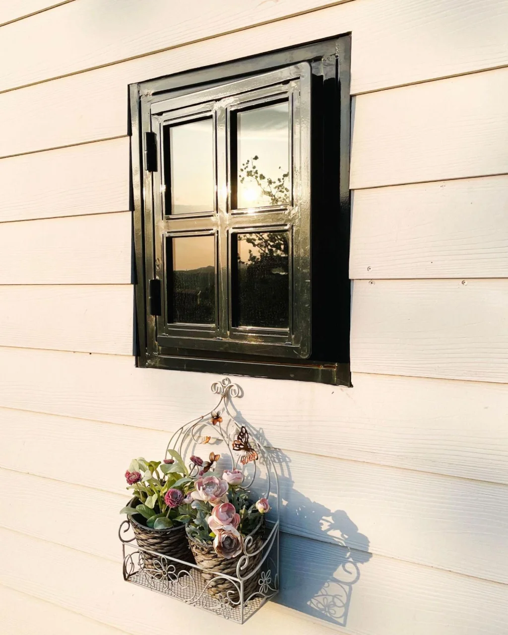 Cottage Style Windows: Design Ideas, Popular Styles, and the Hardware That Completes Them 9 image11 1
