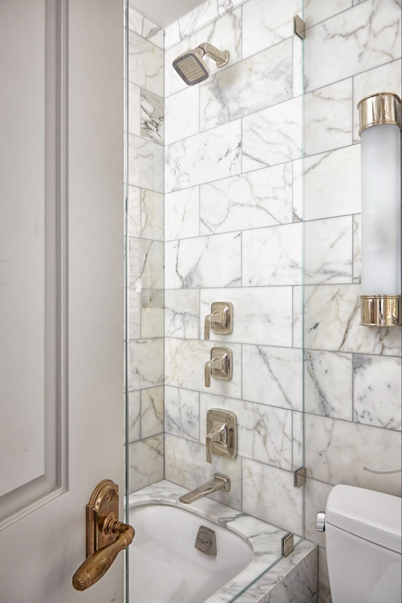 How to Choose Hardware Finishes in the Bathroom: A Guide to Timeless Design 2 image2 9