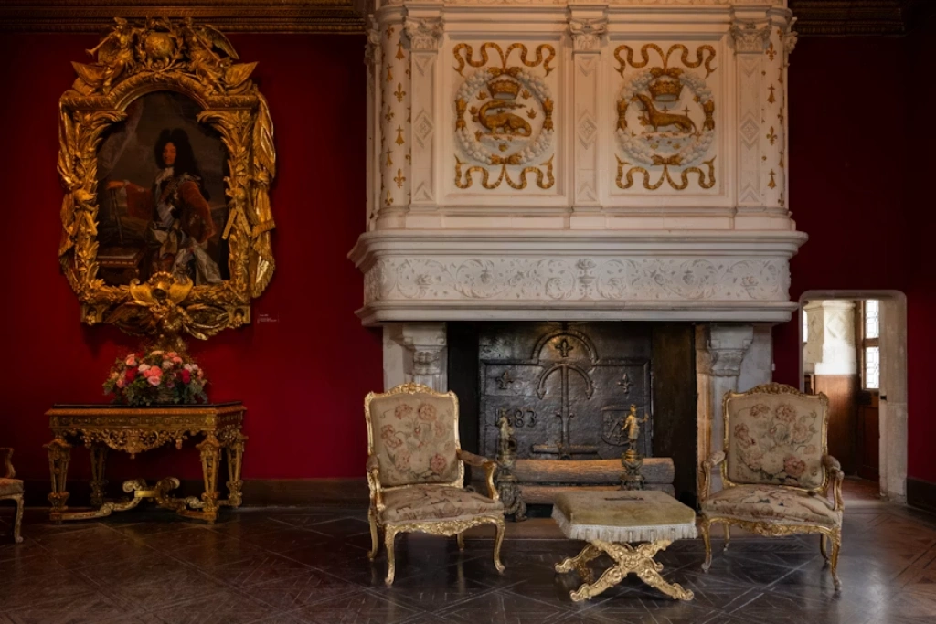 Colonial Revival Interior Design: A Complete the same Guide 1 image7